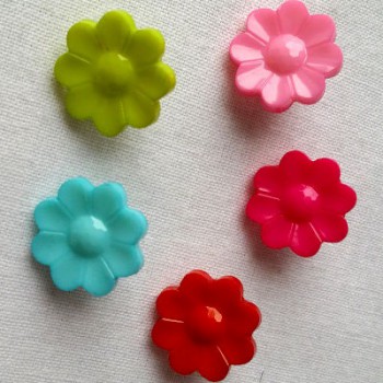 Bouton fantaisie 16x16 mm